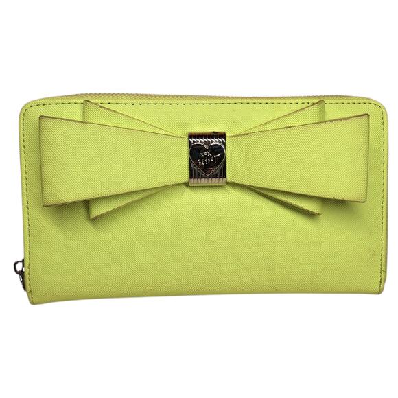 Betsey Johnson Neon lime giant bow faux leather zip around wallet highlighter - Picture 1 of 6